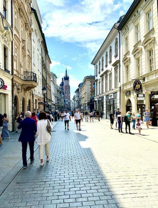 Ferienwohnung Quiet Luxury On Florianska Krakau Exterior foto